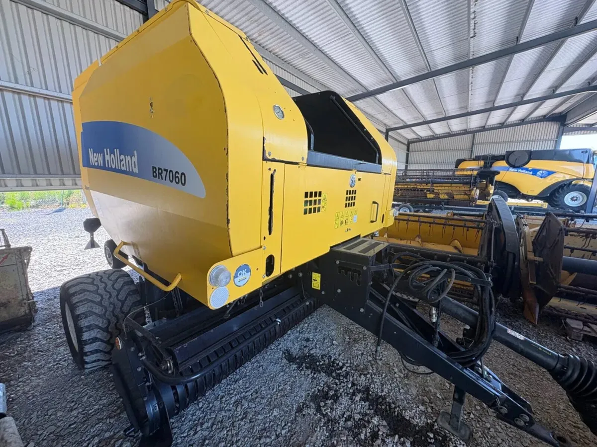 NEW HOLLAND BR7060 - Image 1