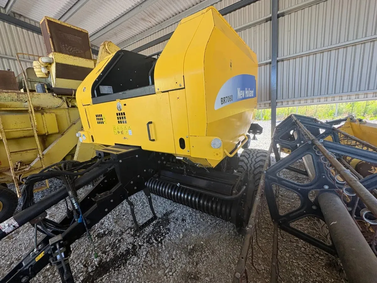 NEW HOLLAND BR7060 - Image 3