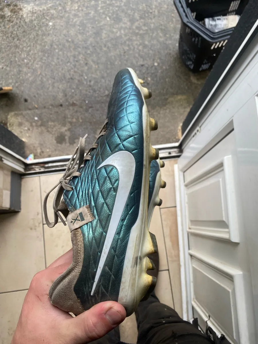 Nike boots - Image 3