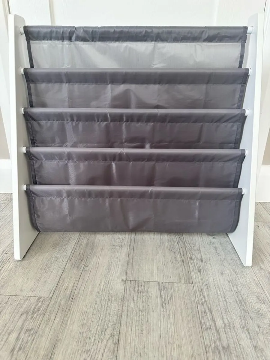 Childs bookcase - Image 1