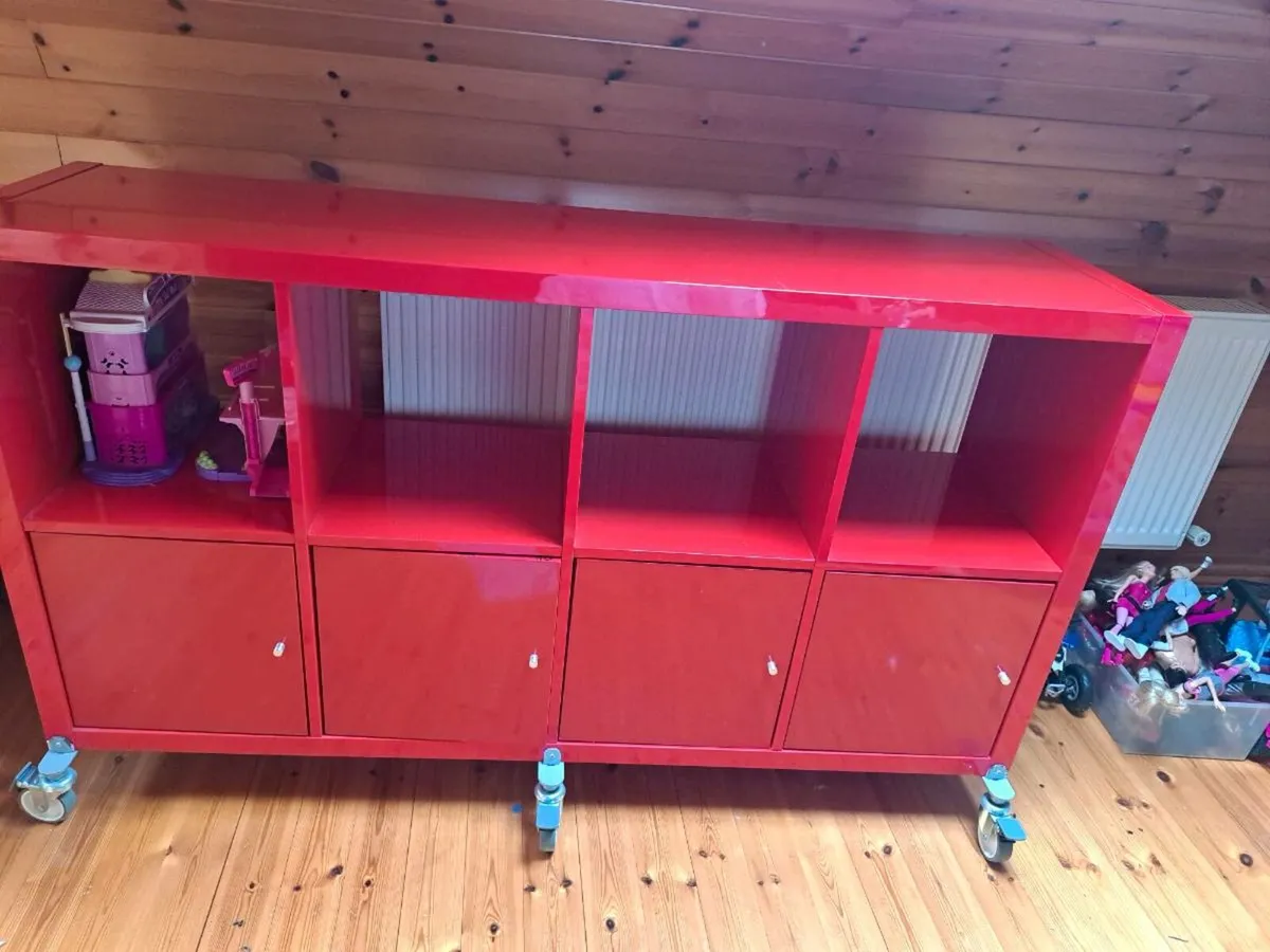 Cabinet - Image 1