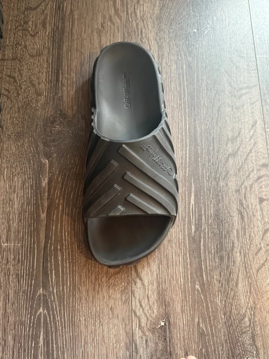 Off white slides - Image 2