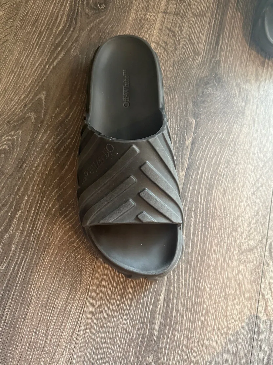Off white slides - Image 3