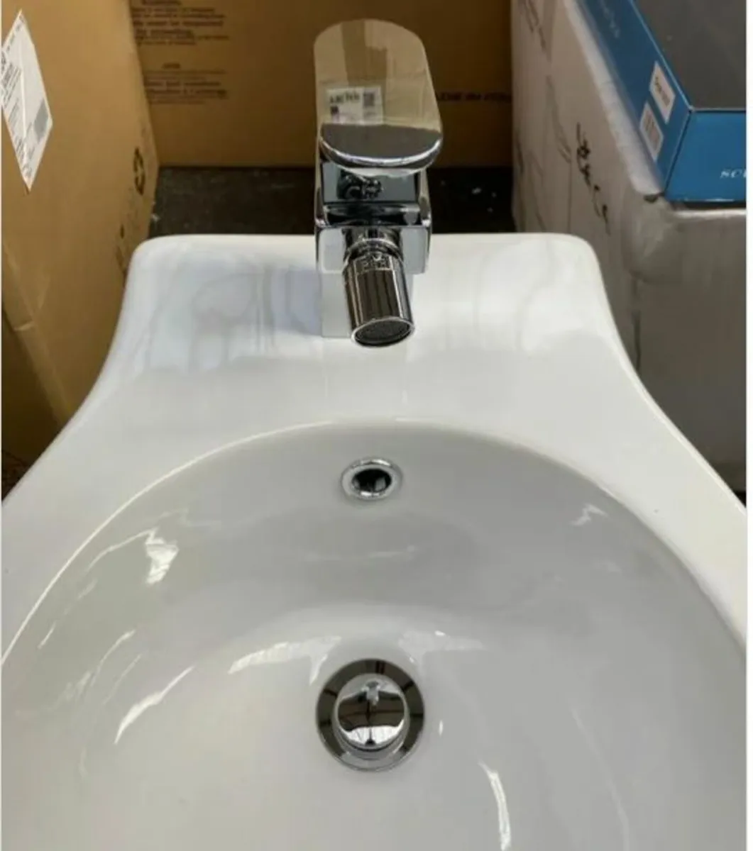 Bidet bowl - Image 1