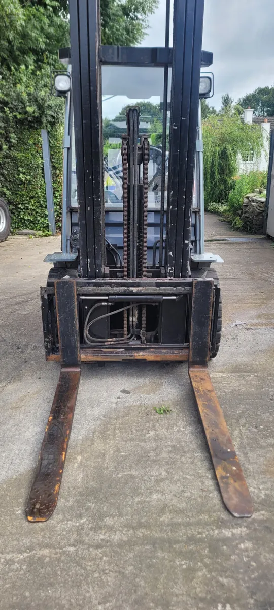 Toyota 3 ton forklift - Image 2