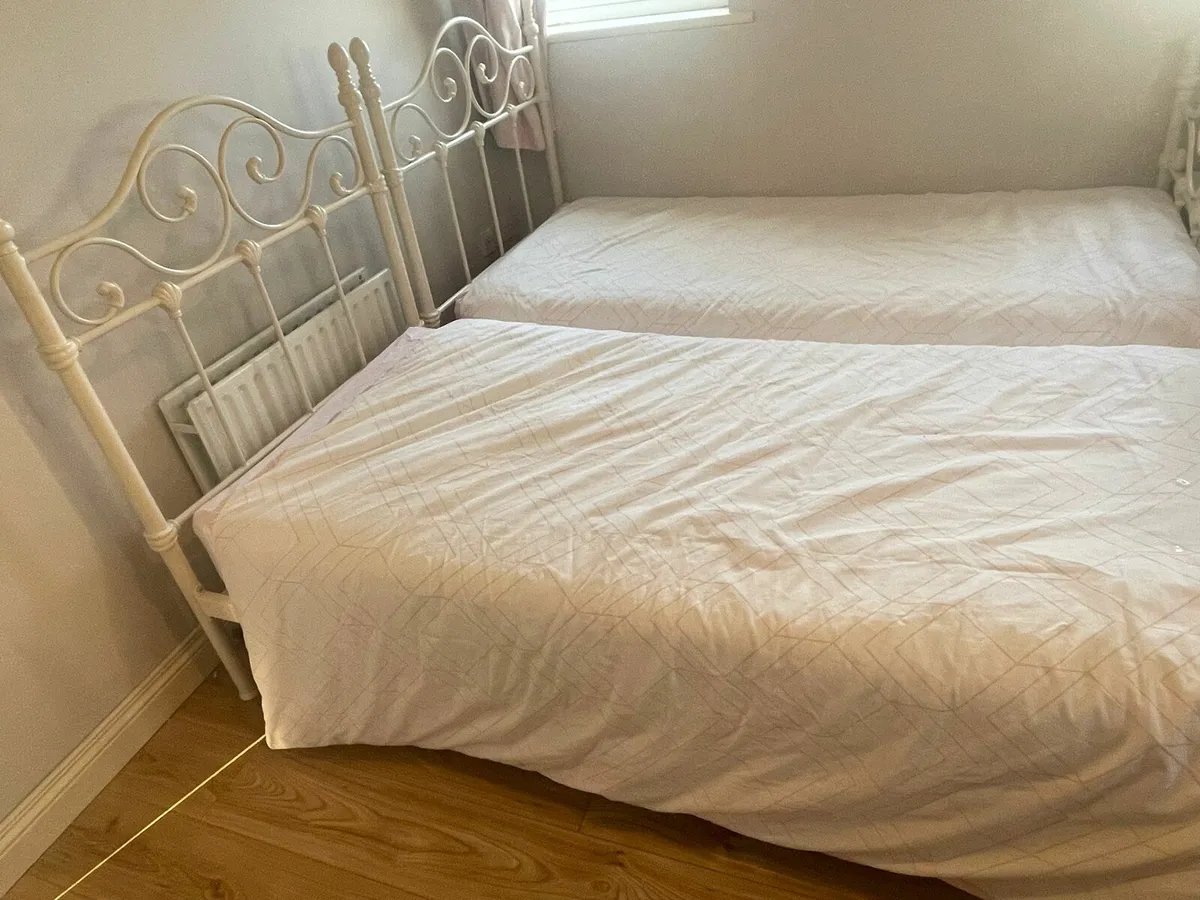Single Bed - Image 2