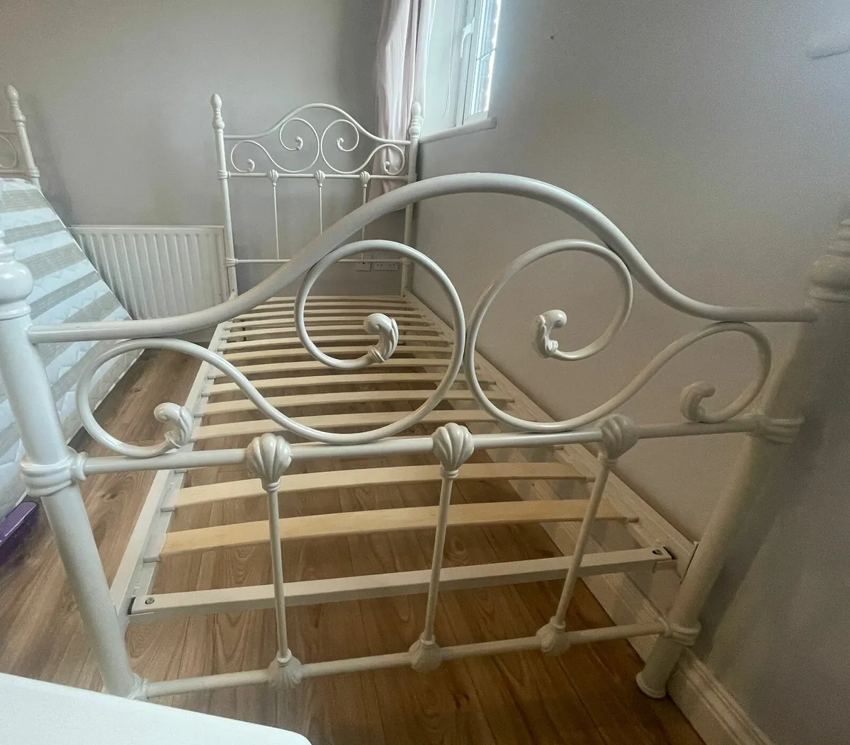 Single Bed - Image 3