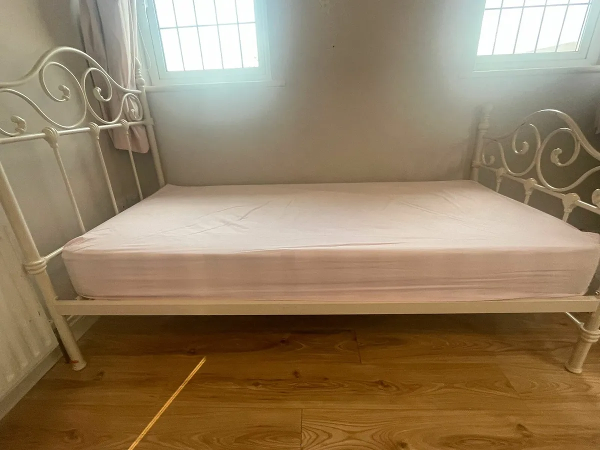 Single Bed - Image 4