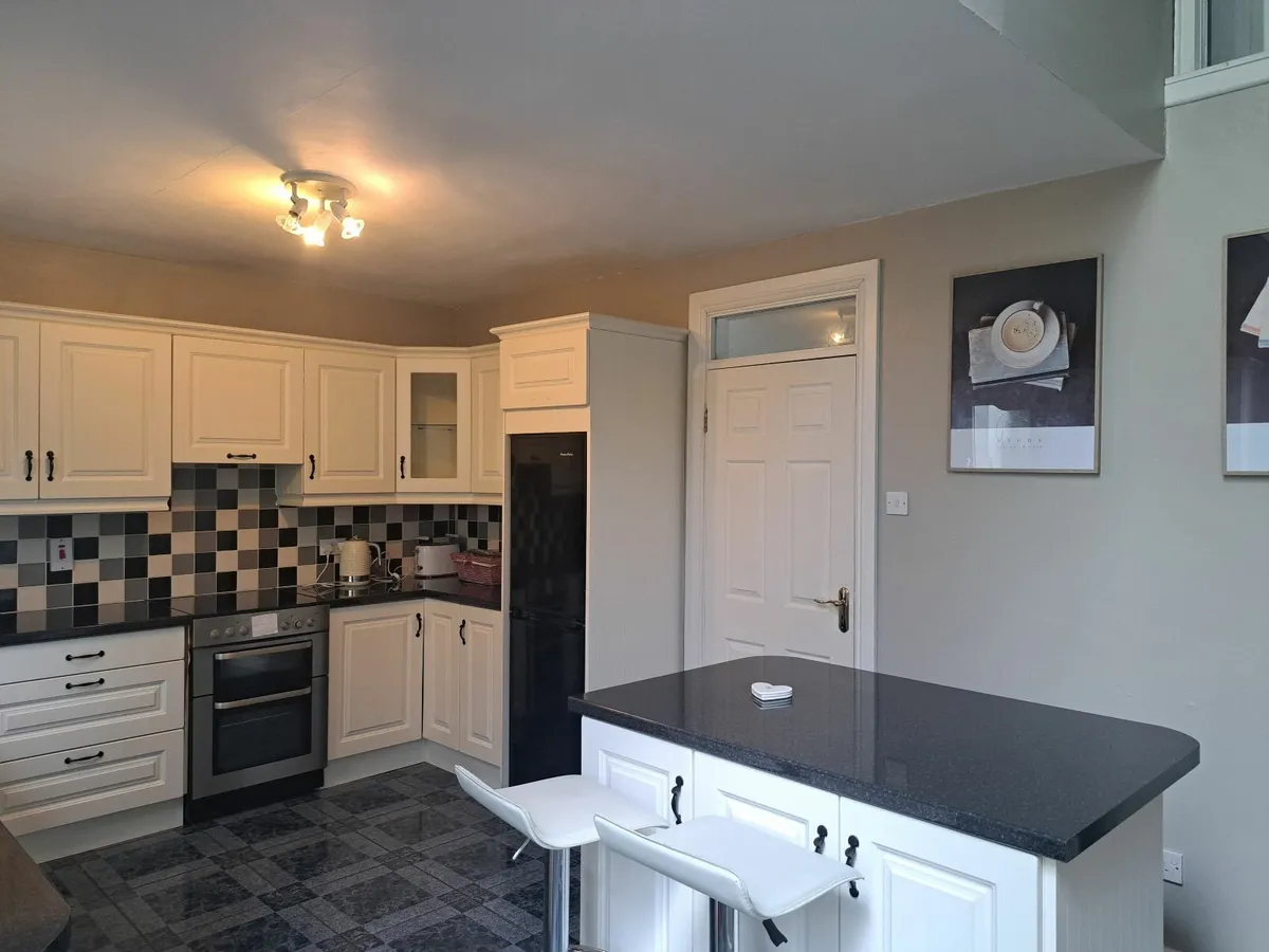 Holiday Home - Image 3