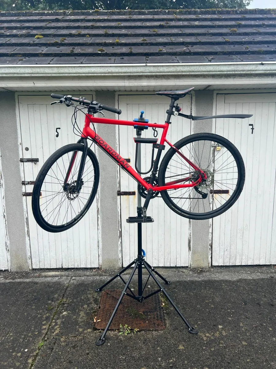 Bike Boardman HYB 8.6 + Lock, Stand PERFECT BUNDLE - Image 1