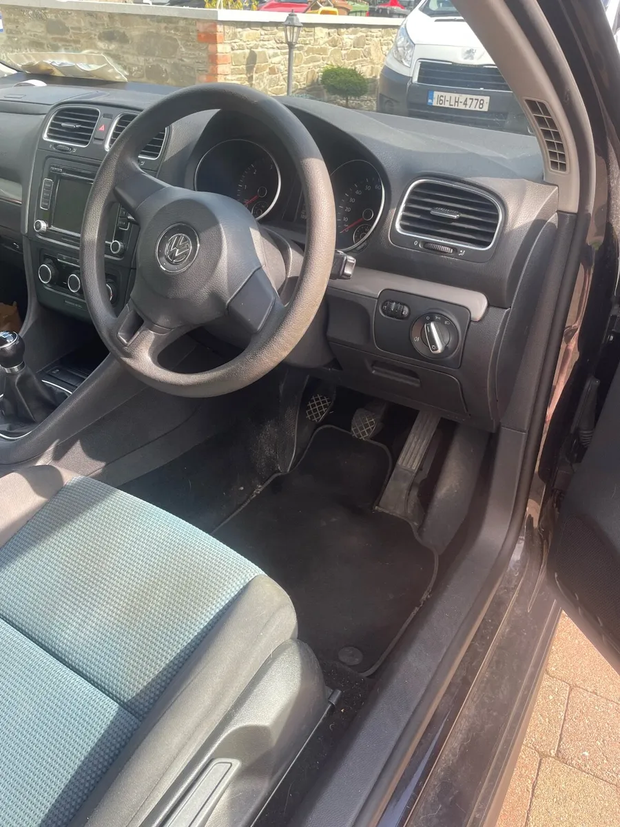 Volkswagen Golf 2012 - Image 2