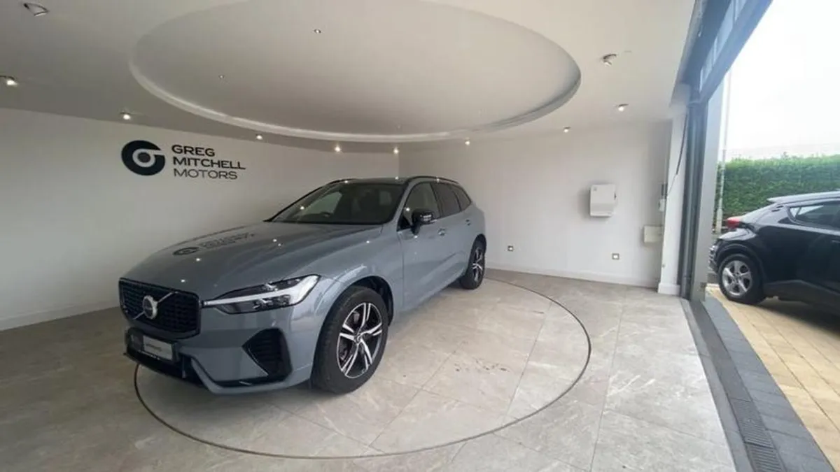 Volvo XC60 2.0 B4D R Design 5dr AWD Geartronic - Image 3