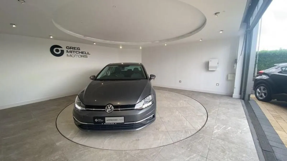 Volkswagen Golf 2.0 TDI GT 5dr DSG - Image 2