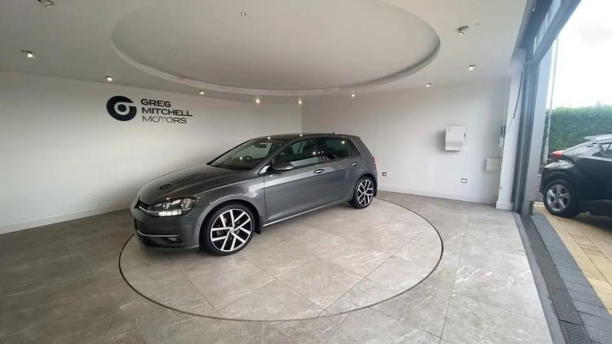 Volkswagen Golf 2.0 TDI GT 5dr DSG - Image 3