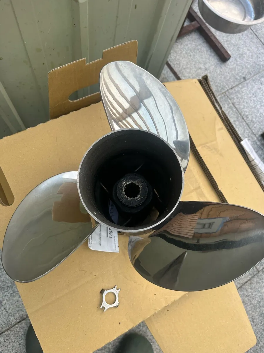 Mercury Enertia 14x19 pitch prop - Image 3