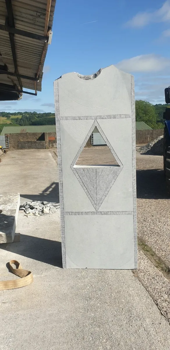 Kilkenny limestone standing feature stones - Image 2
