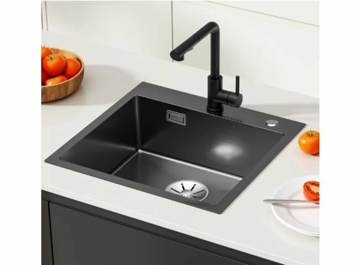 Black Sink, 50 x 48 cm - Image 1