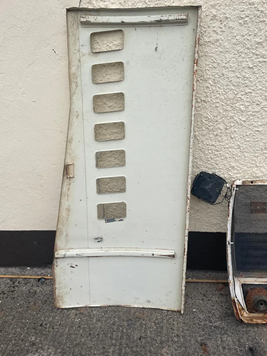 Lamborghini Bonnet, NoseCone & Side for 1056 etc - Image 3