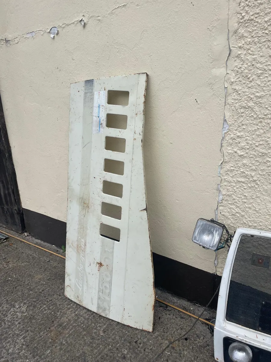 Lamborghini Bonnet, NoseCone & Side for 1056 etc - Image 4