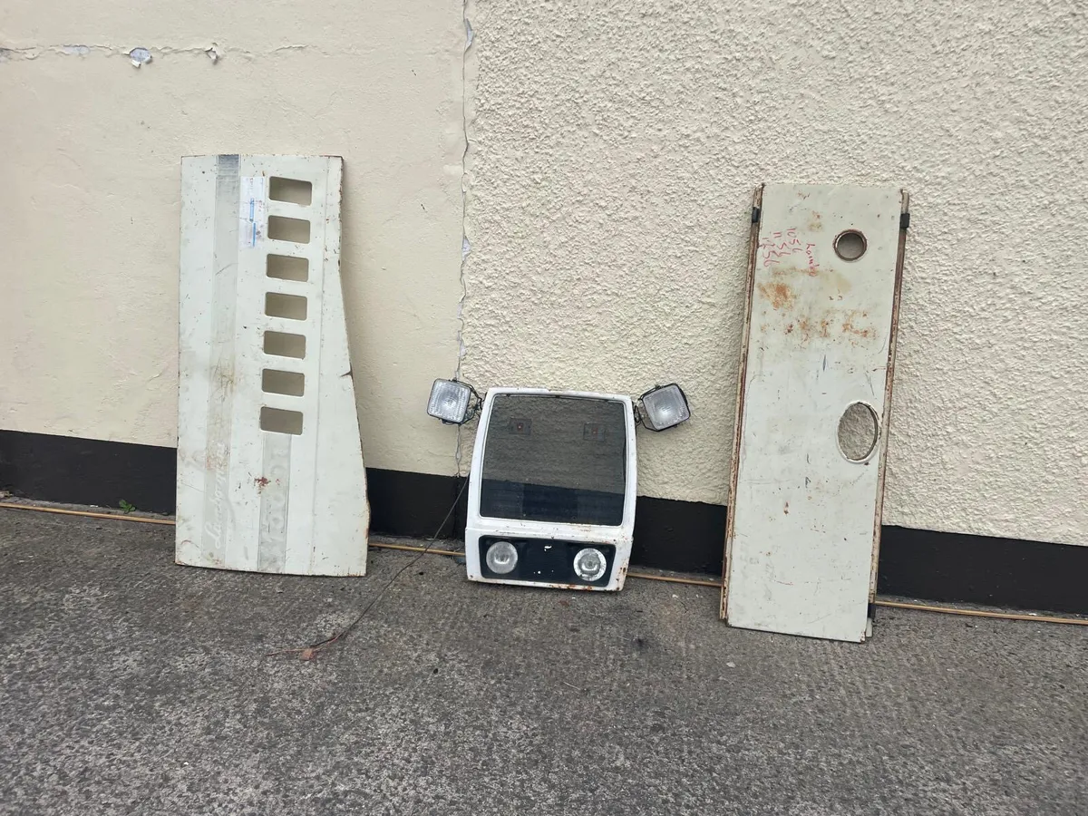 Lamborghini Bonnet, NoseCone & Side for 1056 etc - Image 1