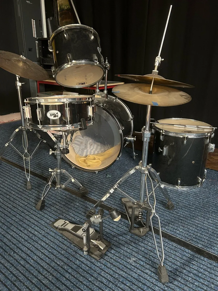 Drum kit - Image 1