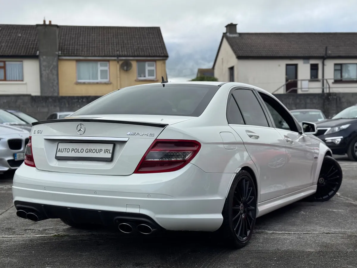 Mercedes-Benz AMG 2008 C63 - Image 4