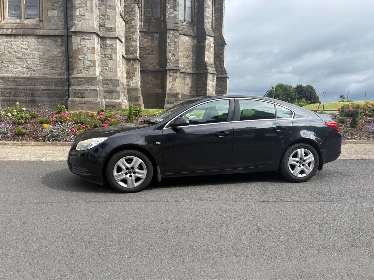 Vauxhall Insignia 2010 - Image 1