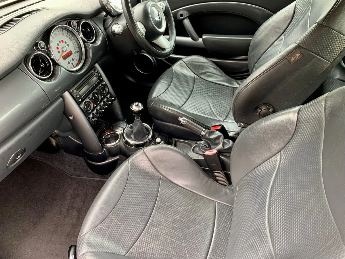 Mini Cooper 2006 1.6 Petrol new nct 8/26 tax 8/25 - Image 4
