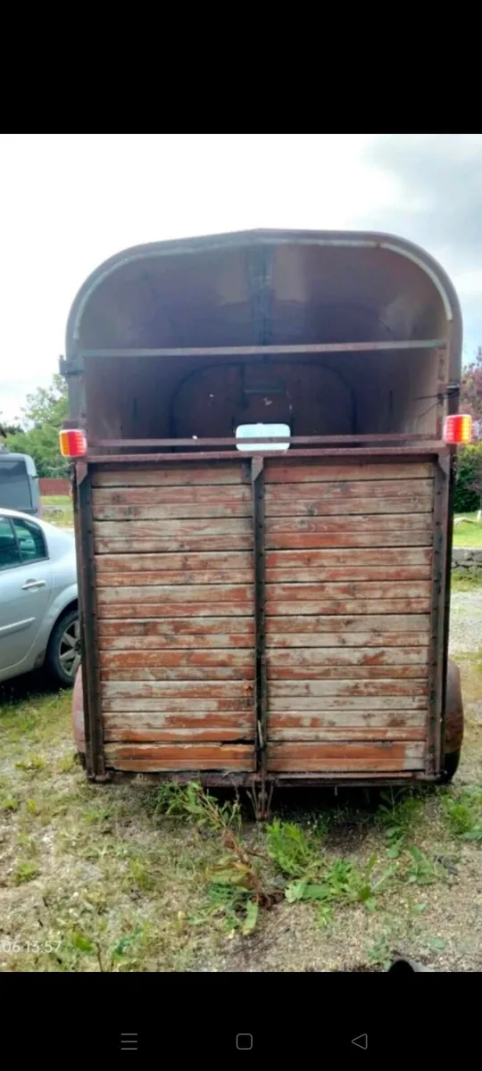 Old rice horsebox - Image 2