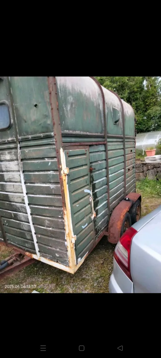 Old rice horsebox - Image 3