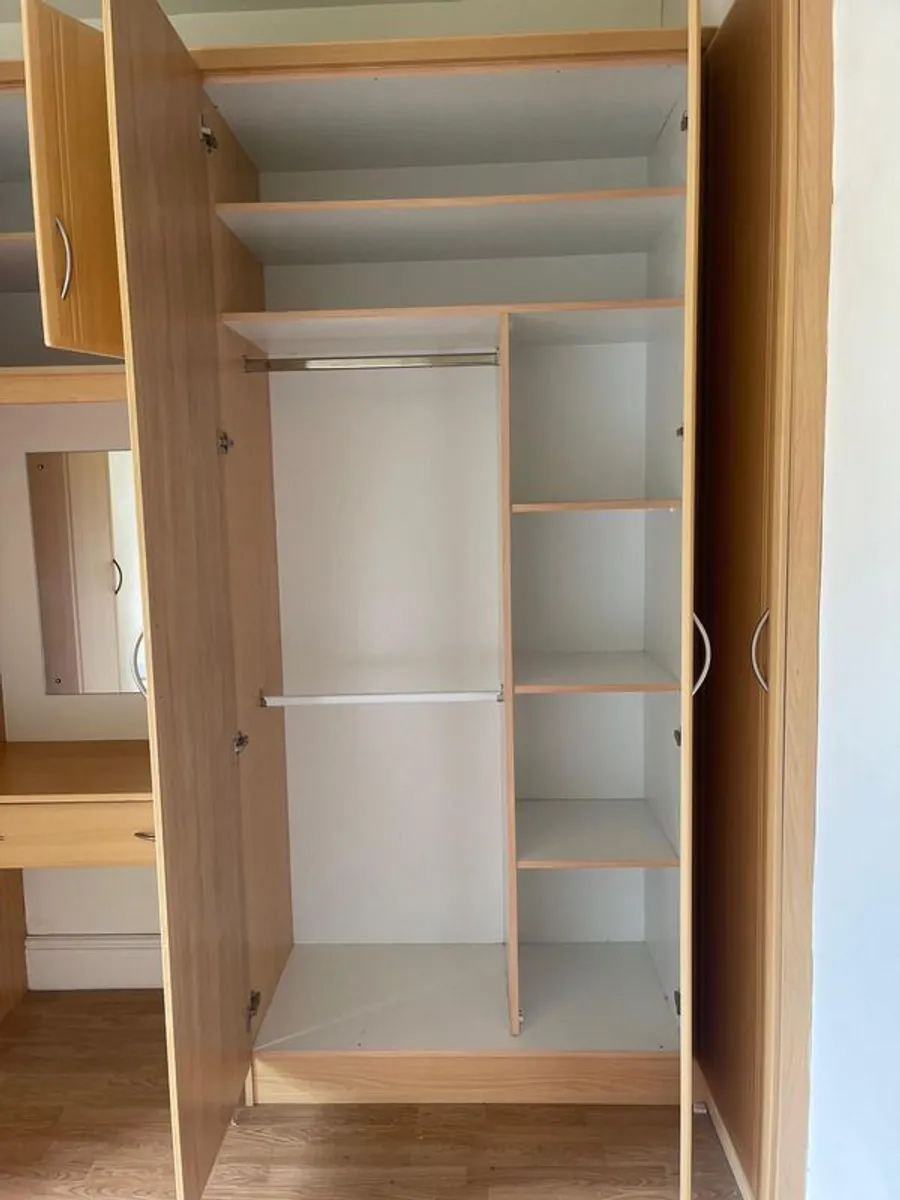 Built in wardrobes excellent condition - Image 3