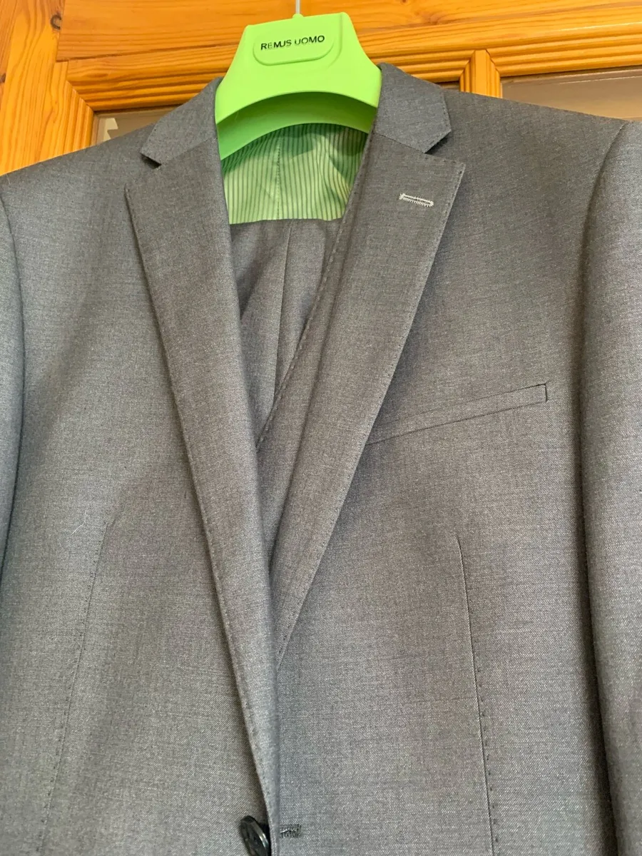 Remus uomo three pieces man suit