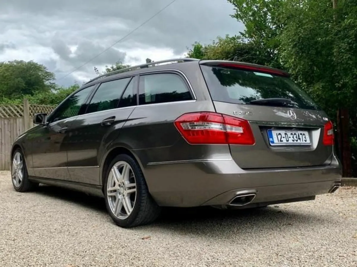 Mercedes-Benz E-Class 2012 E250 7 Seater - Image 4