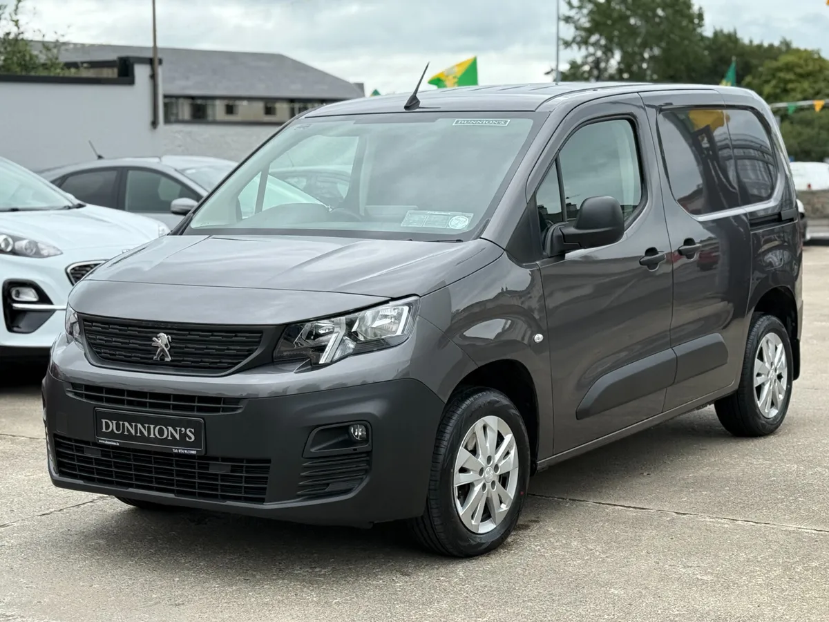 Peugeot Partner, 2023, ACTIVE PLUS 1.5 BLUE 100PS - Image 3