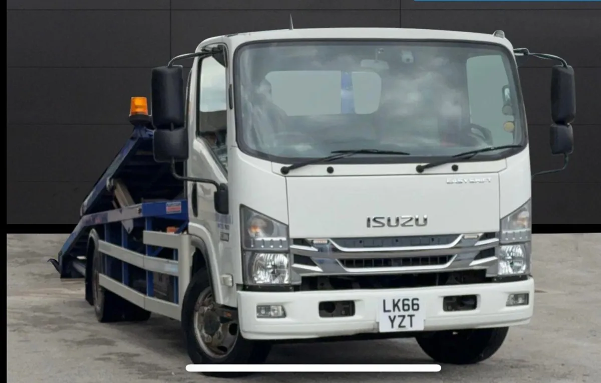 2017 ISUZU N75.190 ROGER DYSON 2 CAR - Image 1