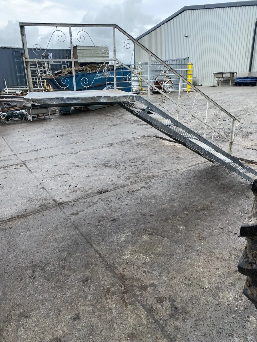 Galvanised steel decorated staircase and handrail - Image 2