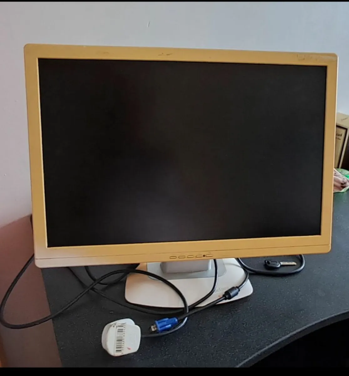 Monitor - Image 1