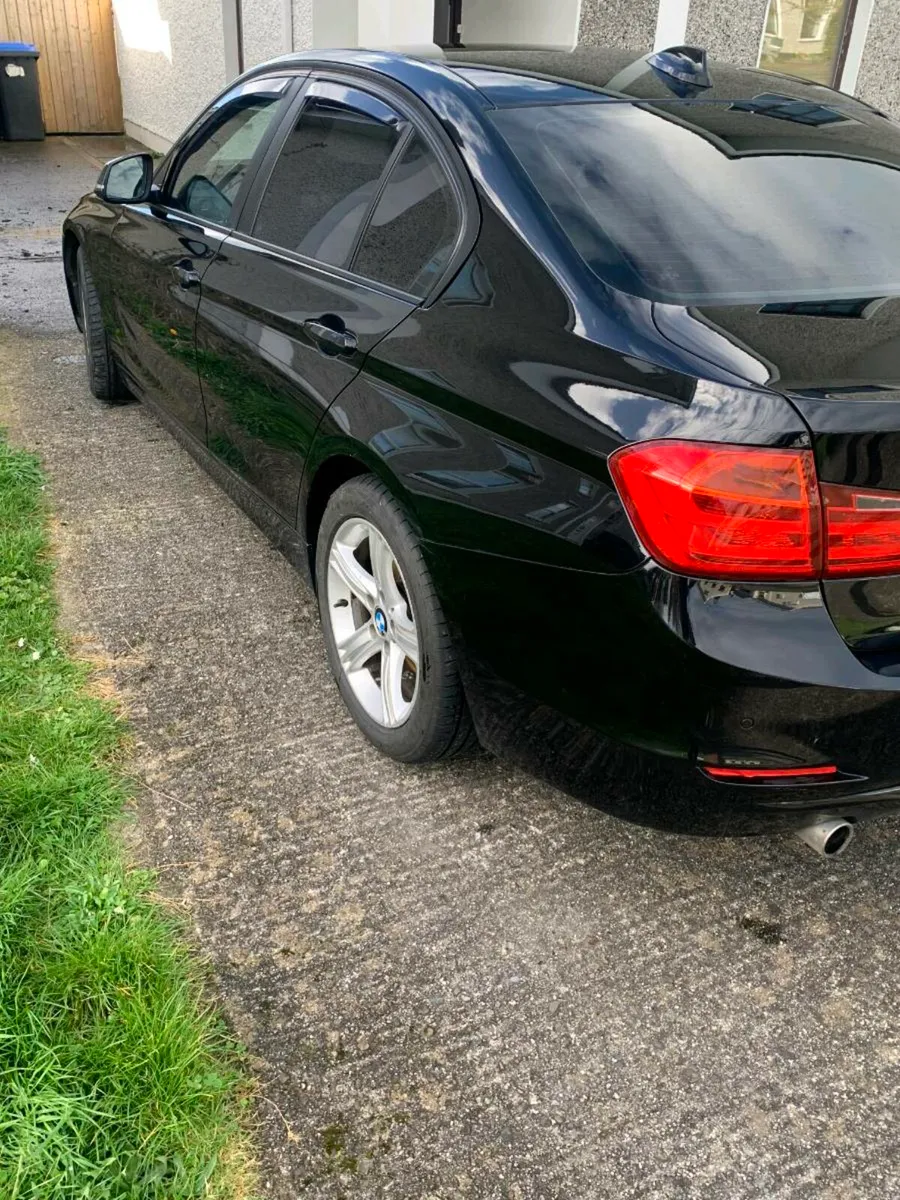 BMW 3-Series - Image 2