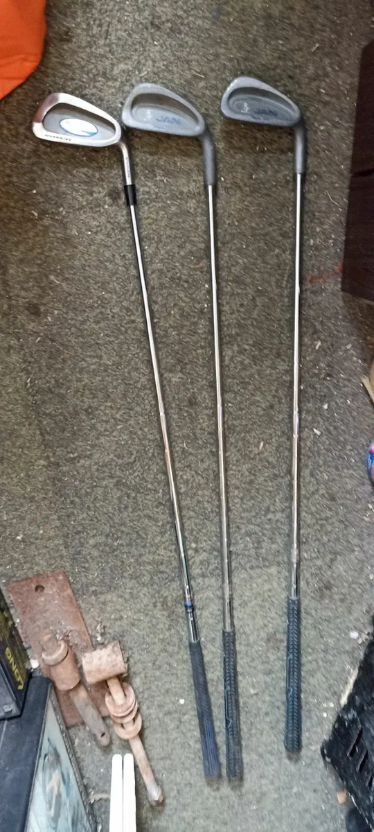 Odd Golf Clubs - Image 1