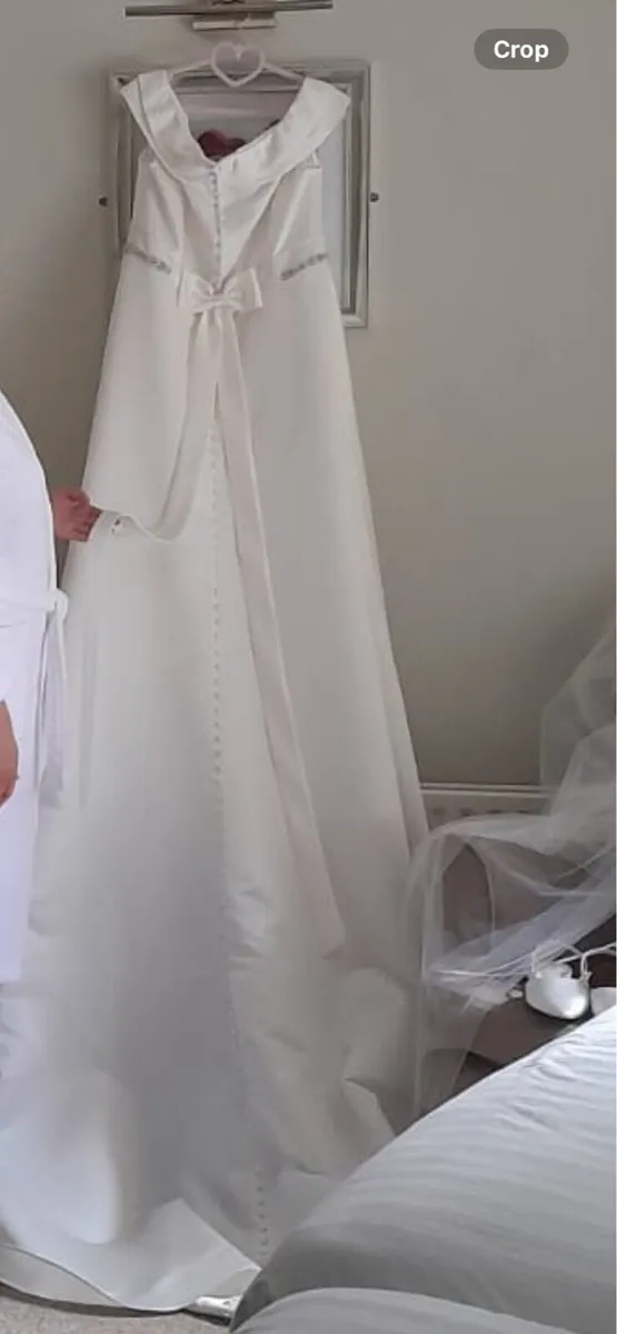 Wedding dress and veil - Image 2