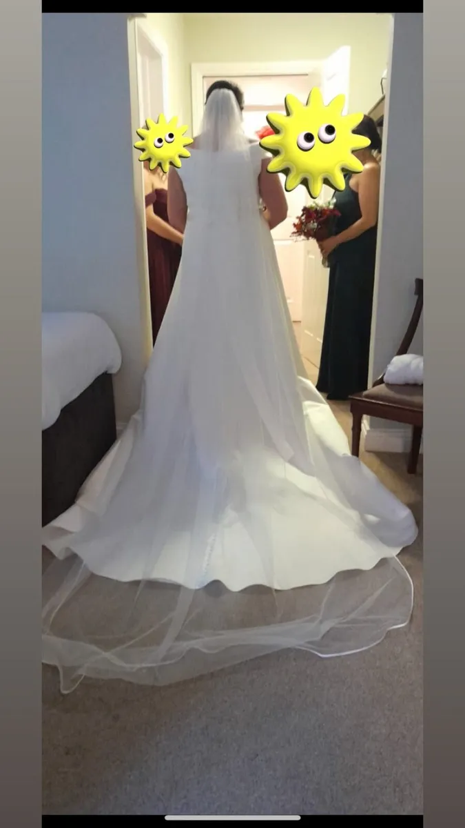 Wedding dress and veil - Image 3
