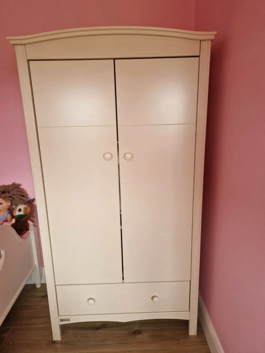 Children's wardrobe - Image 1