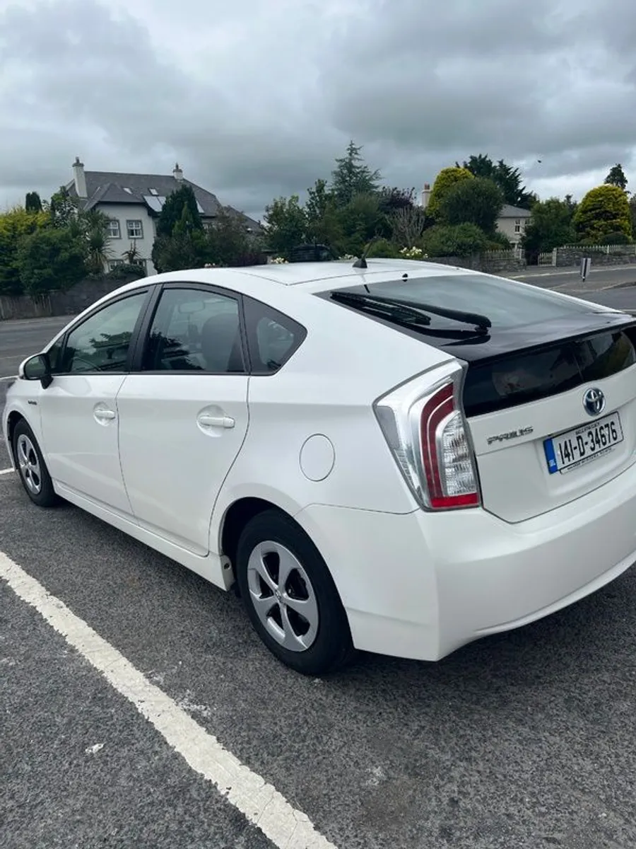 2014 Toyota Prius - Image 4