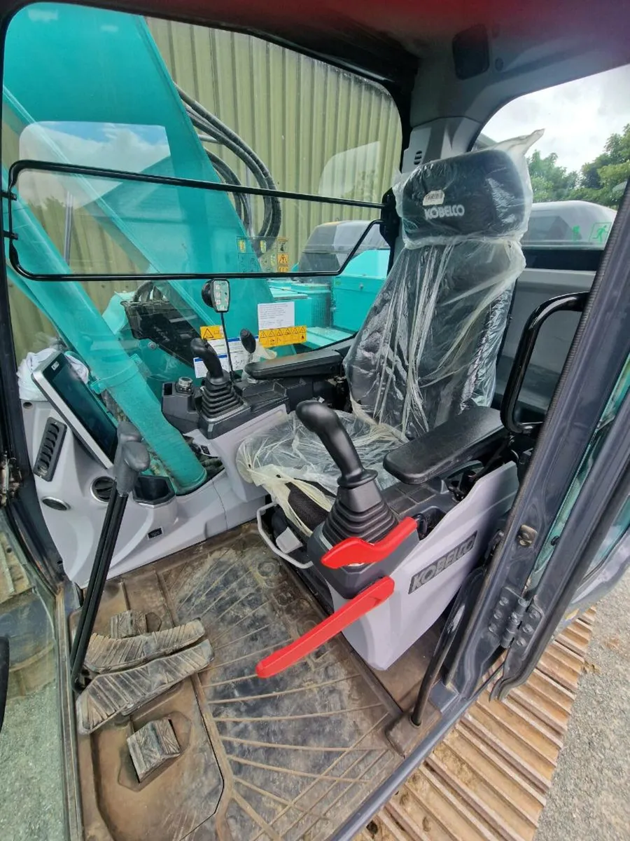 Kobelco Excavator - Image 2