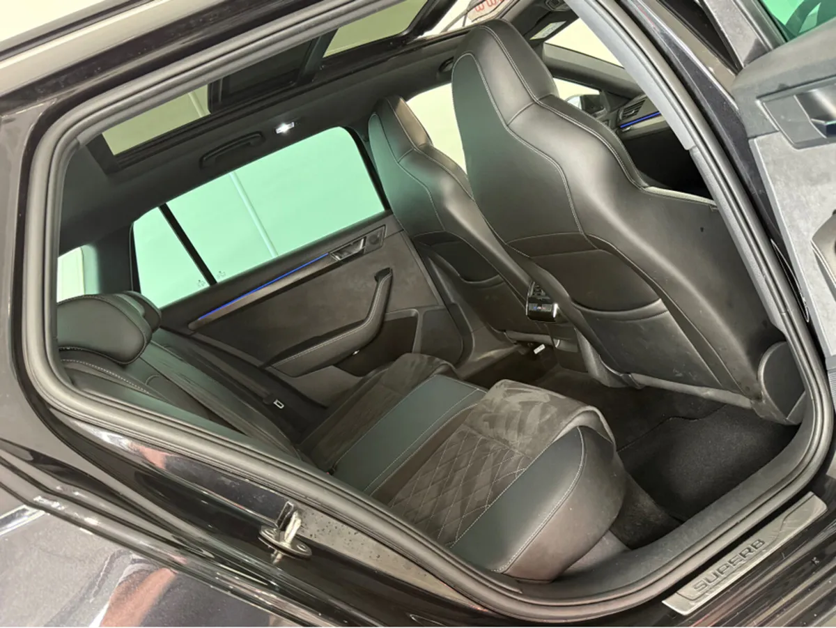 Skoda Superb SPORTLINE 2.0 TDI 150HP 5DR - Image 4
