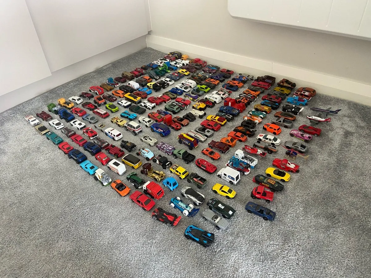 Hot wheel cars - Image 1