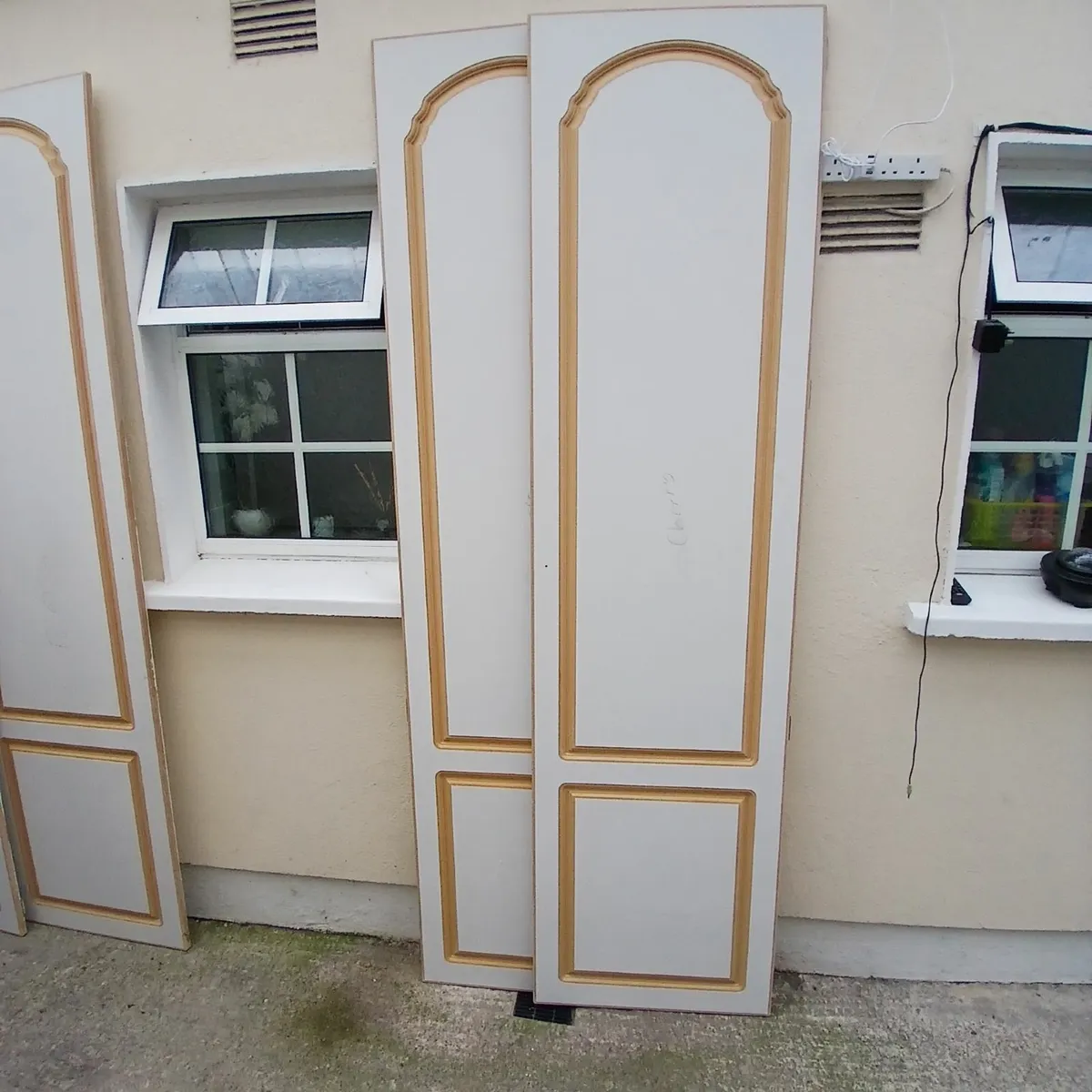 Wardrobe doors x 4 - Image 2