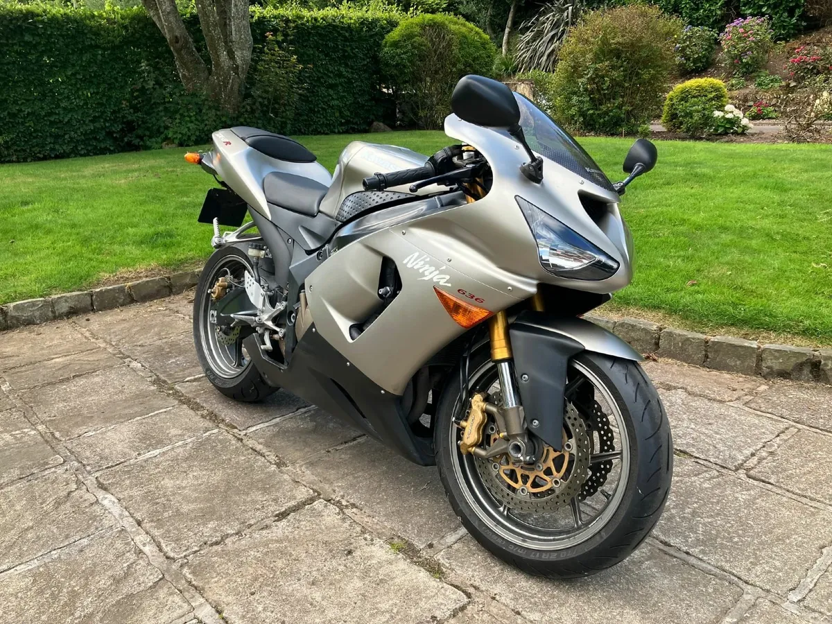 Kawasaki ZX6R (2005) - Image 1