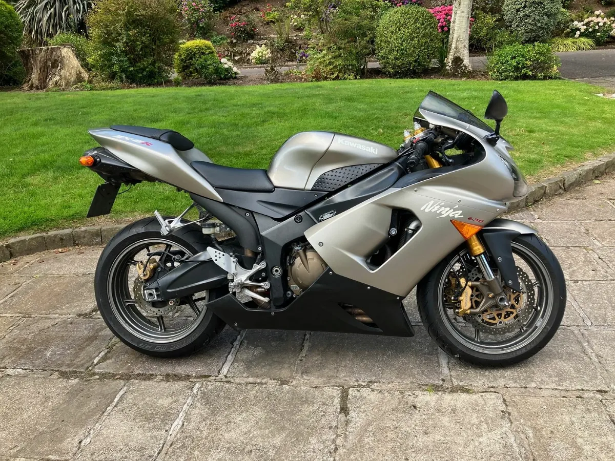 Kawasaki ZX6R (2005) - Image 2