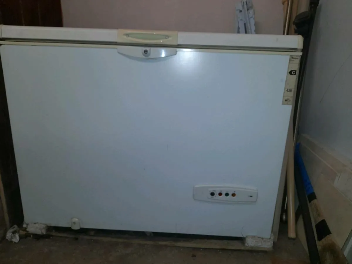 Chest freezer...free to take away - Image 1
